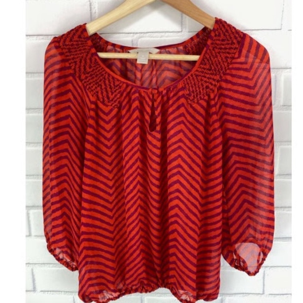 Banana Republic Red and Purple Chevron V-Neck women’s Top- size medium